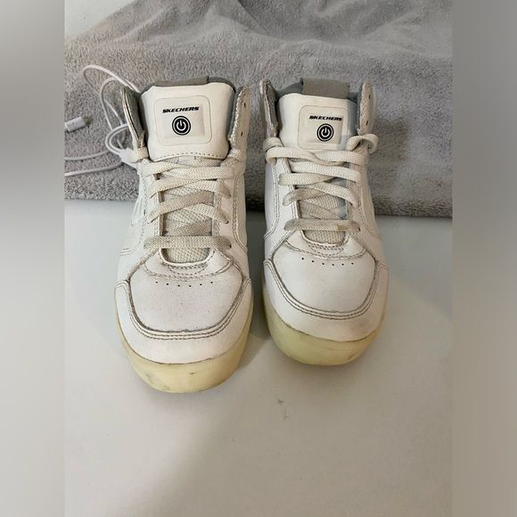 Sketchers light up shoes, kids - Picture 6 of 14